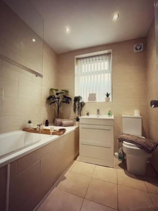 5 Bedroom, Sleeps 9 - Base To Explore Liverpool And Beyond Λίβερπουλ Εξωτερικό φωτογραφία
