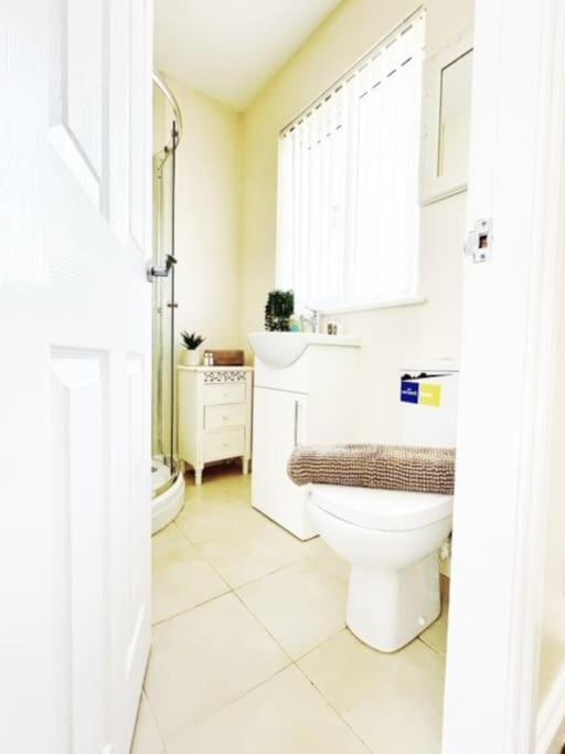 5 Bedroom, Sleeps 9 - Base To Explore Liverpool And Beyond Λίβερπουλ Εξωτερικό φωτογραφία