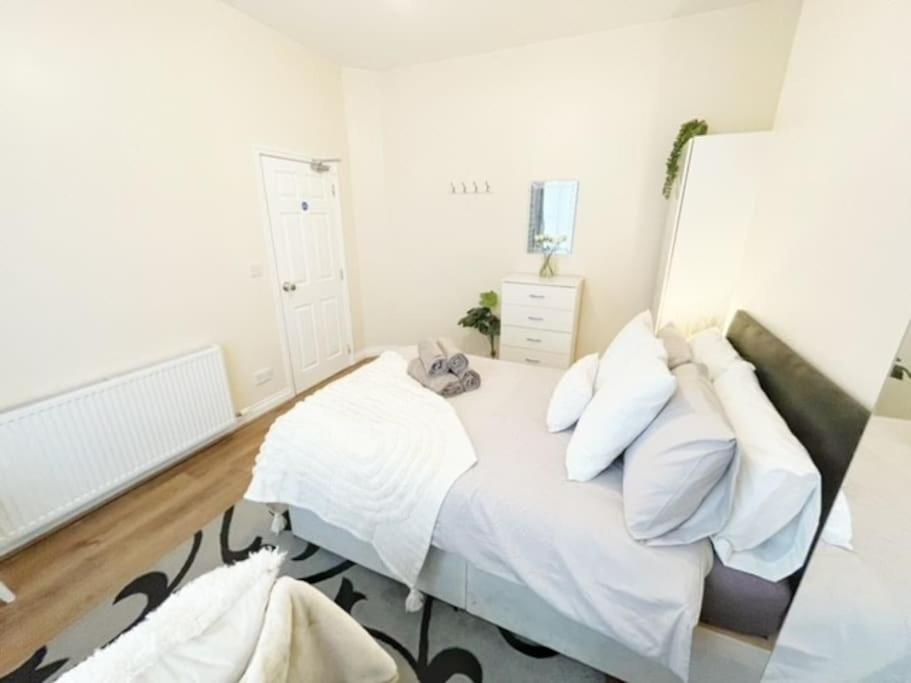 5 Bedroom, Sleeps 9 - Base To Explore Liverpool And Beyond Λίβερπουλ Εξωτερικό φωτογραφία