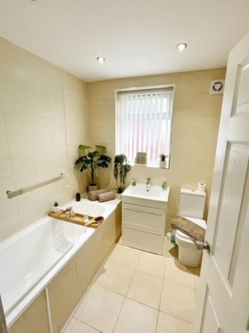 5 Bedroom, Sleeps 9 - Base To Explore Liverpool And Beyond Λίβερπουλ Εξωτερικό φωτογραφία