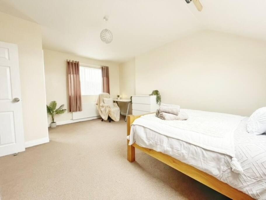 5 Bedroom, Sleeps 9 - Base To Explore Liverpool And Beyond Λίβερπουλ Εξωτερικό φωτογραφία